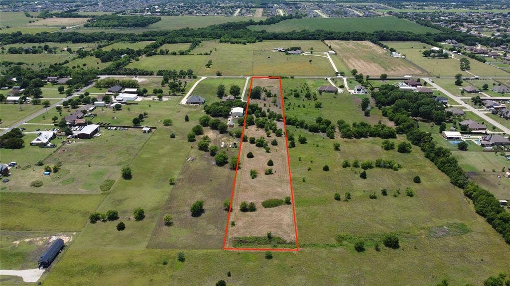 660 S Westmoreland Road, Waxahachie, TX 75167 660 S Westmoreland Road, Waxahachie, TX 75167