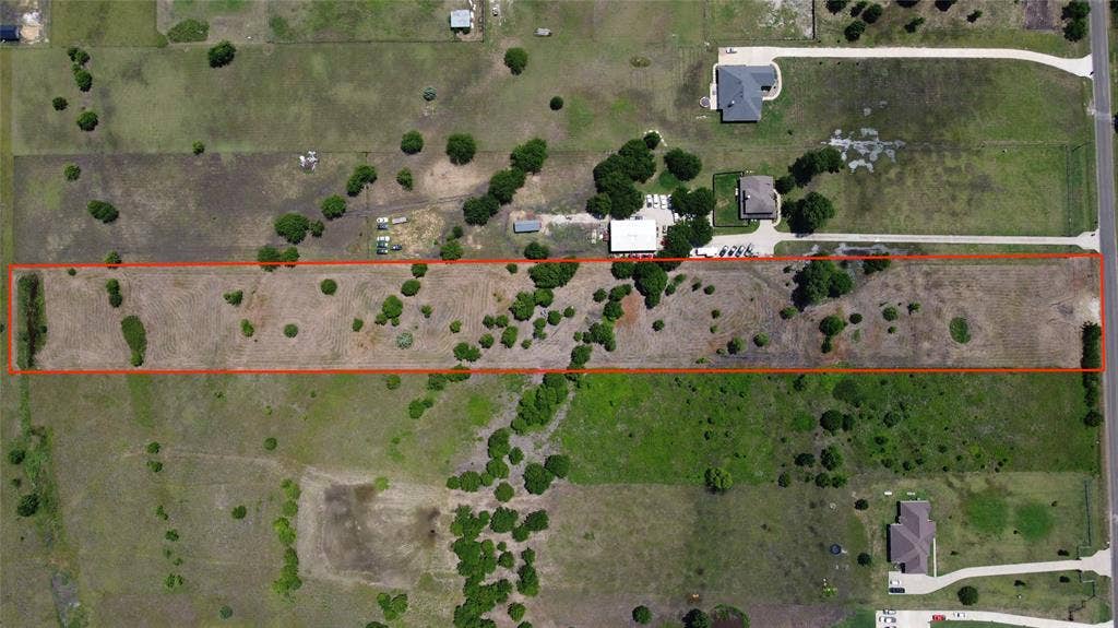 660 S Westmoreland Road, Waxahachie, TX 75167 660 S Westmoreland Road, Waxahachie, TX 75167