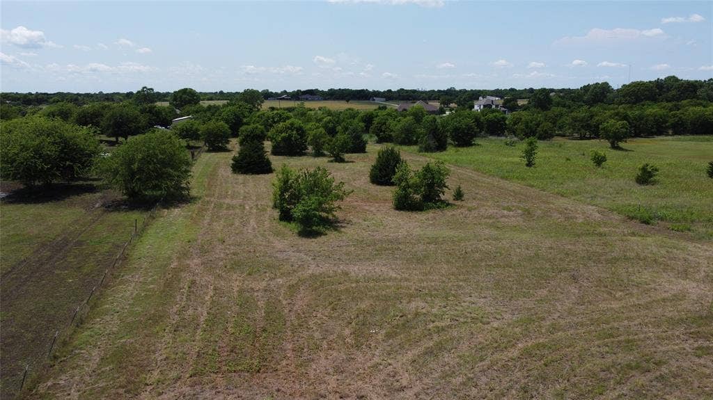 660 S Westmoreland Road, Waxahachie, TX 75167 660 S Westmoreland Road, Waxahachie, TX 75167