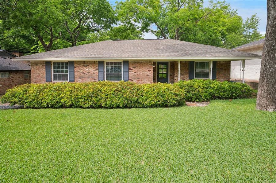 Property photo for 10025 Lanshire Drive, Dallas, TX