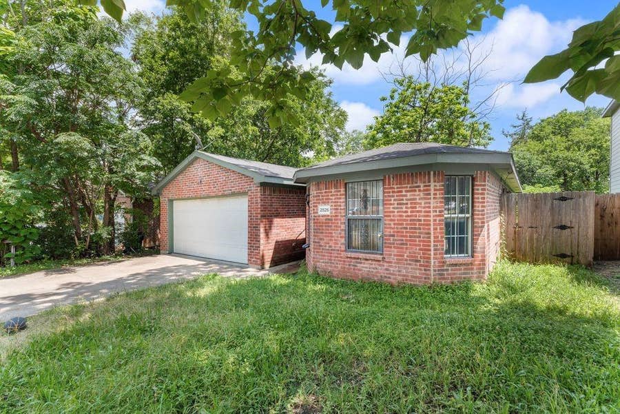 Property photo for 2526 Exeter Avenue, Dallas, TX