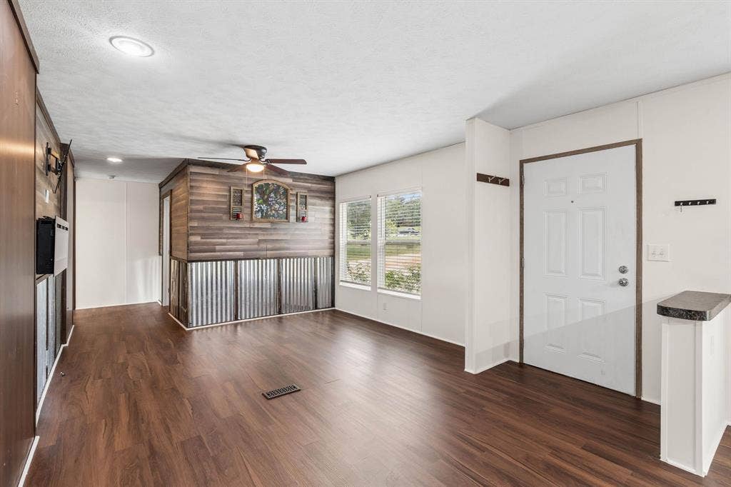 139 Cedar Drive, Azle, TX 76020 139 Cedar Drive, Azle, TX 76020
