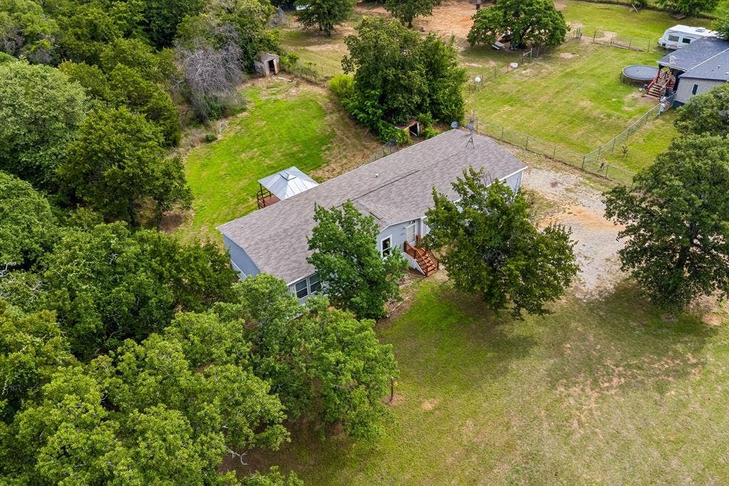 139 Cedar Drive, Azle, TX 76020 139 Cedar Drive, Azle, TX 76020