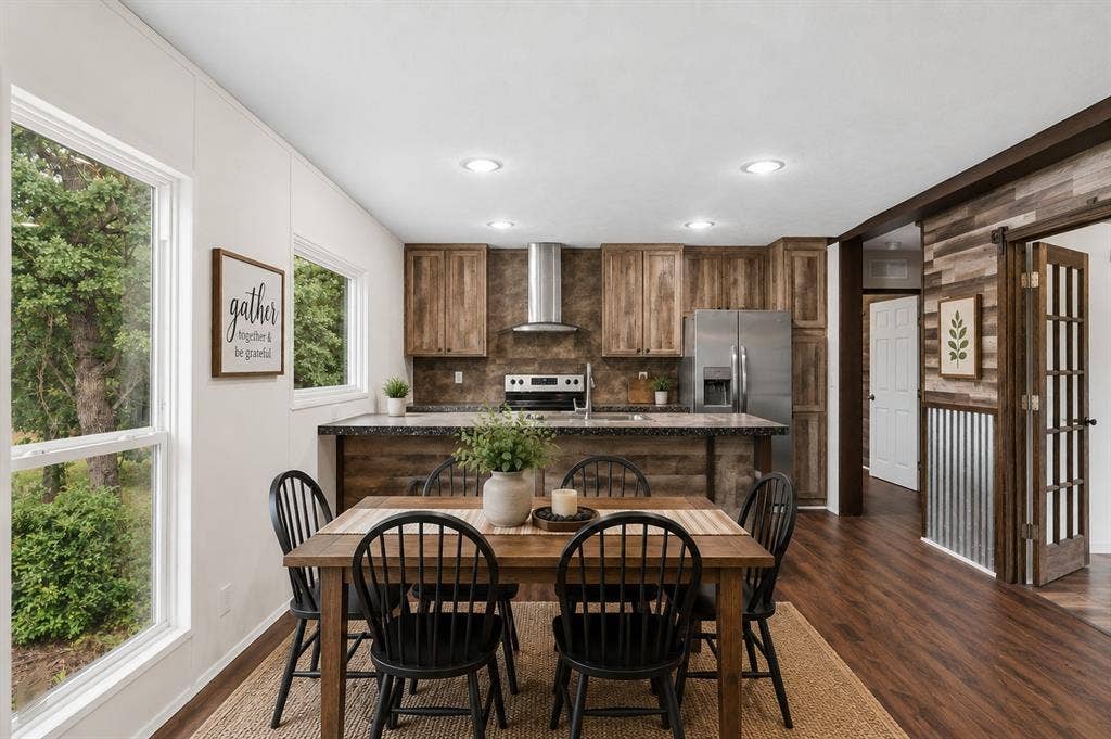 139 Cedar Drive, Azle, TX 76020 Kitchen. This image has been virtually staged.