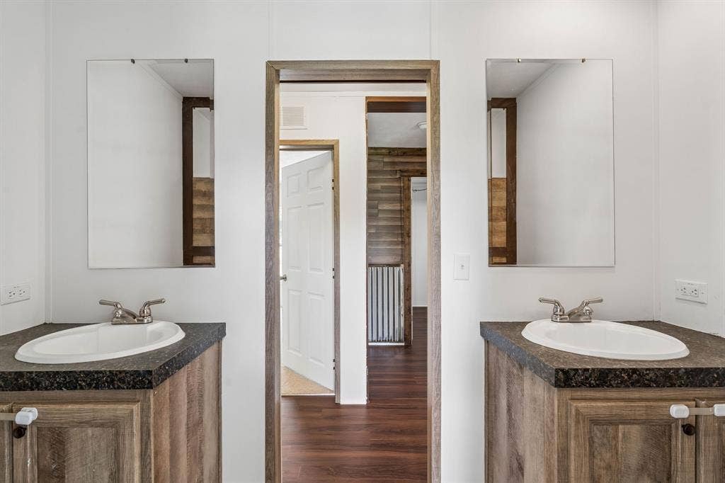 139 Cedar Drive, Azle, TX 76020 139 Cedar Drive, Azle, TX 76020
