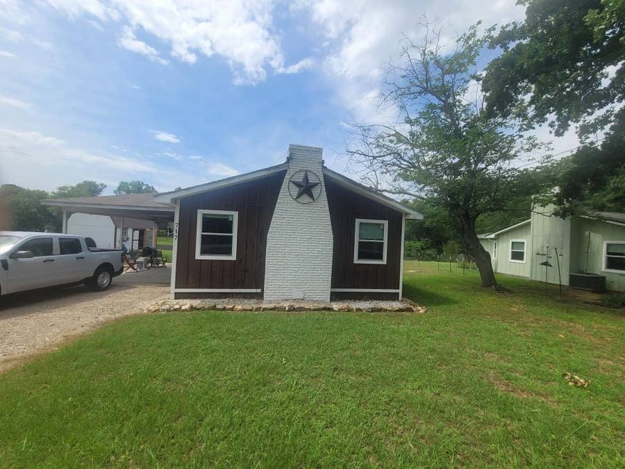 Property photo for 717 Midway Road, Tool, TX