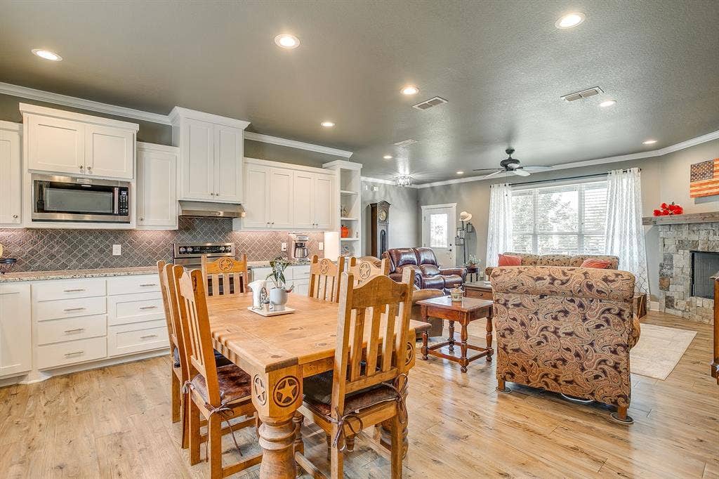 227 Rock Springs Road, Weatherford, TX 76088 227 Rock Springs Road, Weatherford, TX 76088