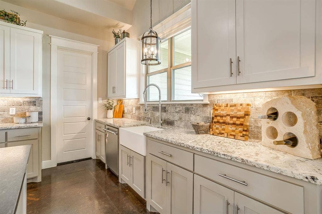 227 Rock Springs Road, Weatherford, TX 76088 227 Rock Springs Road, Weatherford, TX 76088