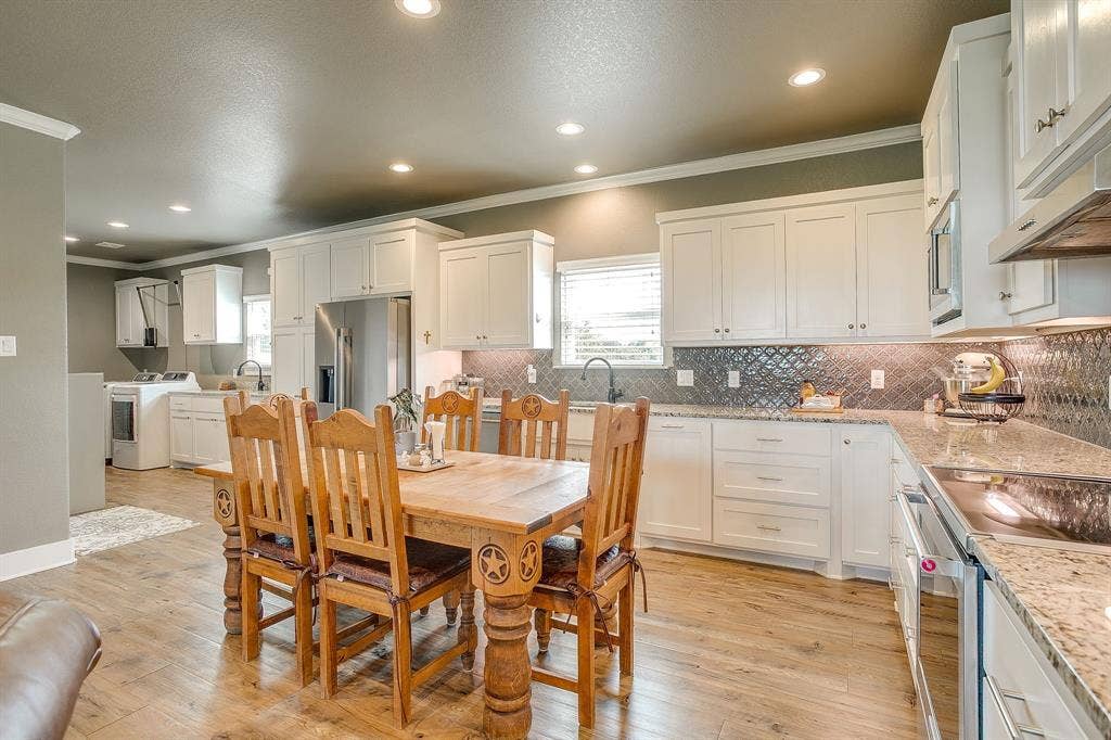 227 Rock Springs Road, Weatherford, TX 76088 227 Rock Springs Road, Weatherford, TX 76088