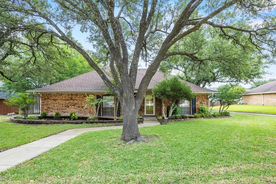 Property photo for 1222 Stonewall Street, Garland, TX