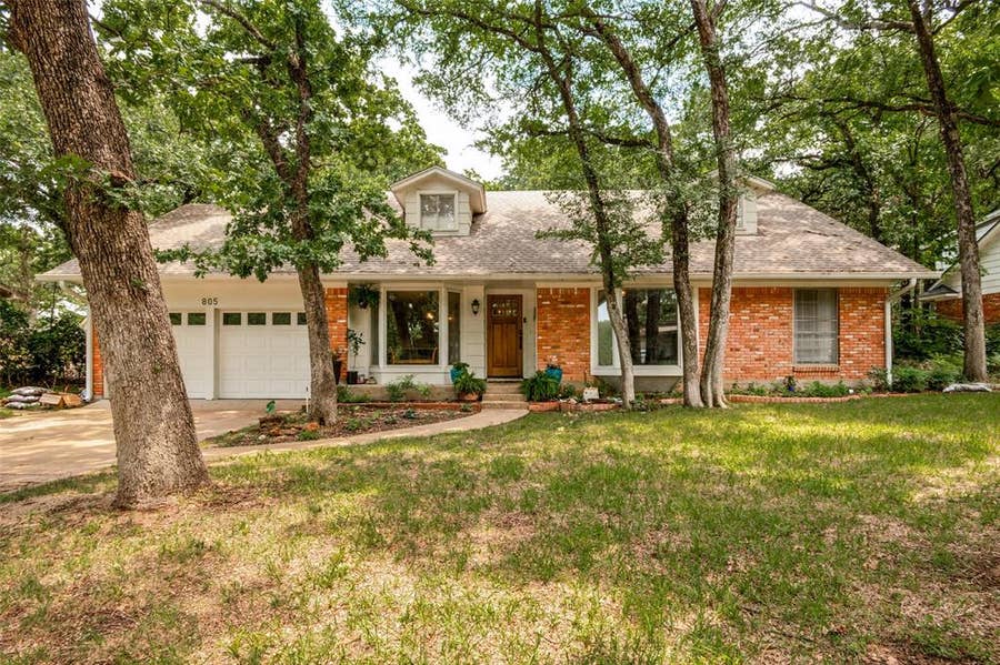 Property photo for 805 Live Oak Lane, Arlington, TX