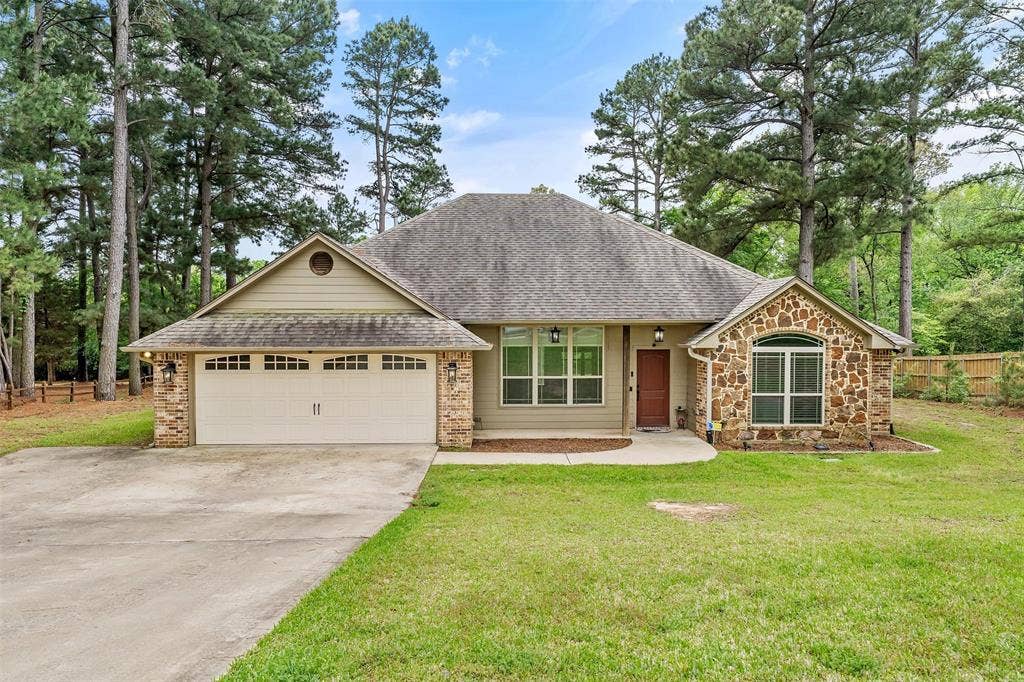 13553 Country Glen, Tyler, TX 75706 13553 Country Glen, Tyler, TX 75706