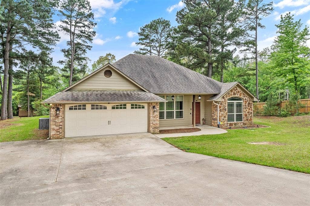 13553 Country Glen, Tyler, TX 75706 13553 Country Glen, Tyler, TX 75706
