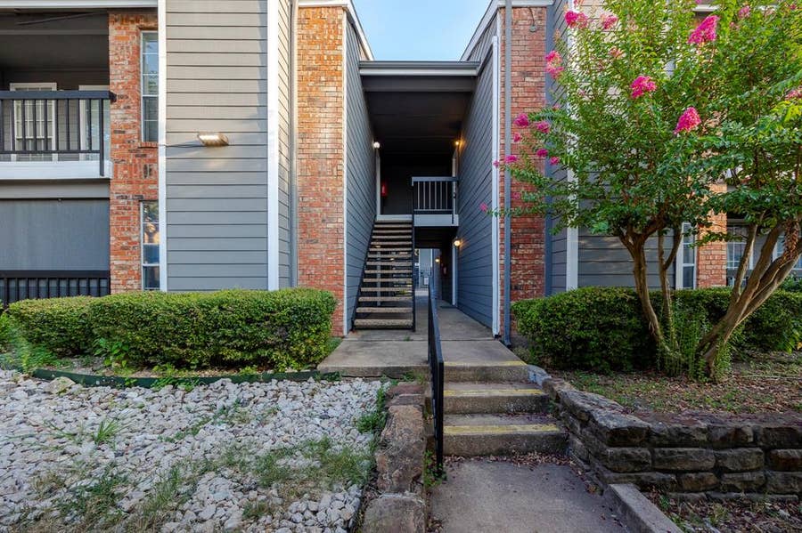 Property photo for 18333 Roehampton Drive, #825, Dallas, TX