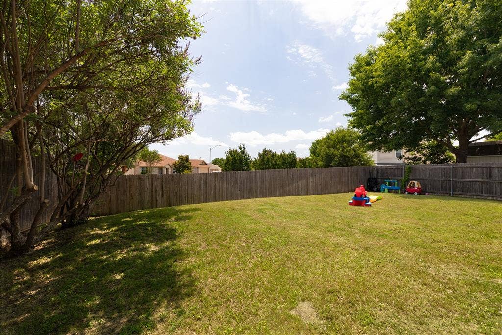10517 N Haven Drive, Benbrook, TX 76126 Fully fenced backyard.