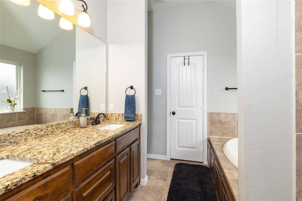 10517 N Haven Drive, Benbrook, TX 76126 Ensuite bath with Double sinks.