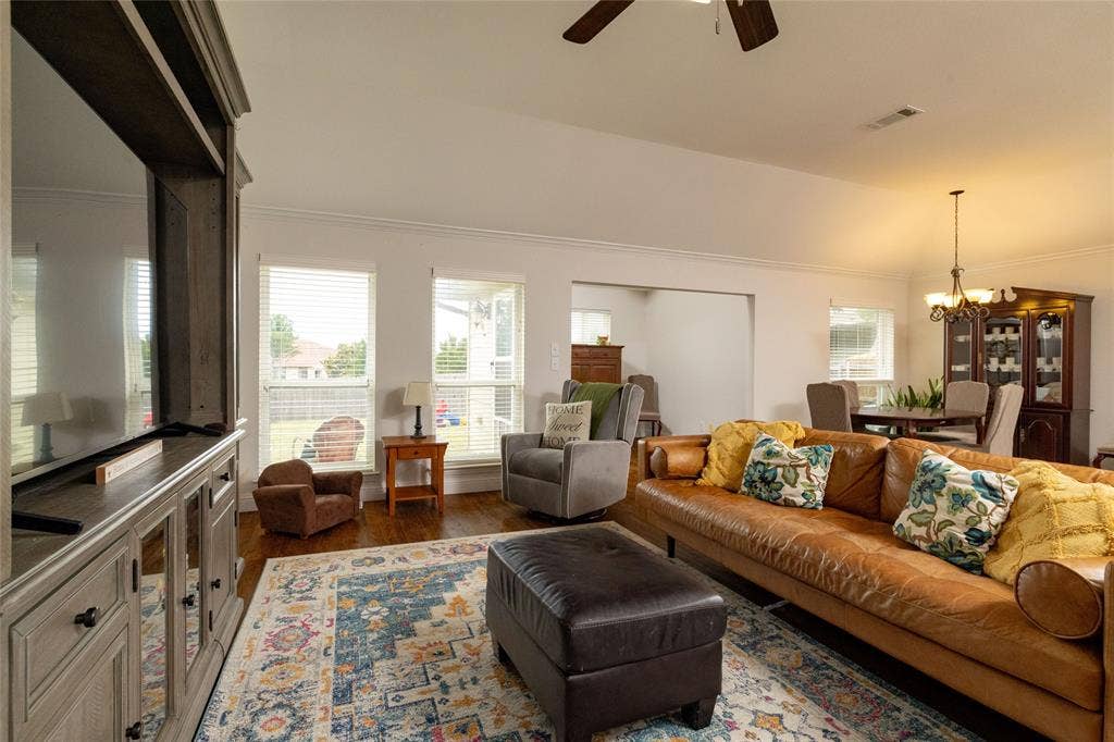 10517 N Haven Drive, Benbrook, TX 76126 10517 N Haven Drive, Benbrook, TX 76126