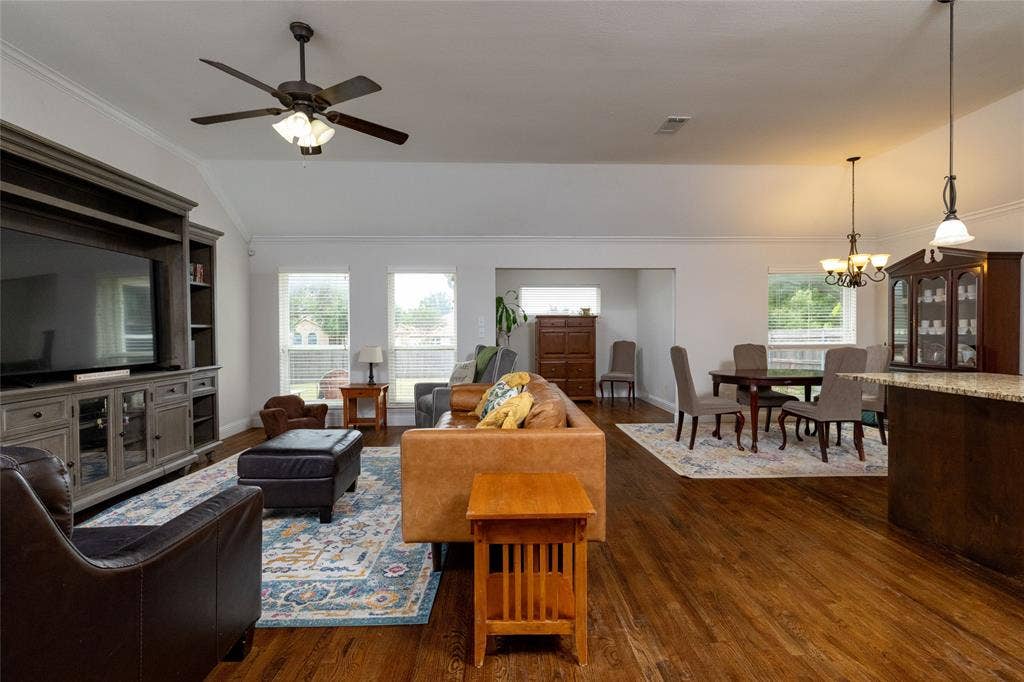 10517 N Haven Drive, Benbrook, TX 76126 Lots of open space for entertaining.