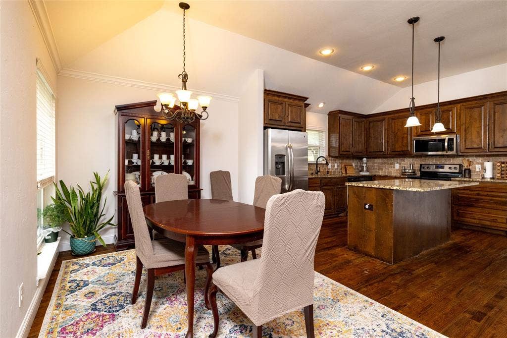 10517 N Haven Drive, Benbrook, TX 76126 Ample space for your dining table