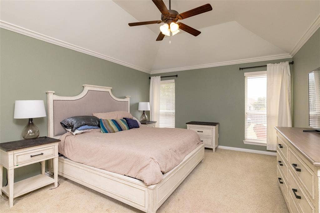 10517 N Haven Drive, Benbrook, TX 76126 Nice and wide primary bedroom.