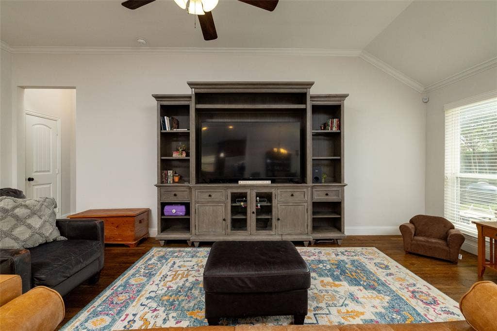 10517 N Haven Drive, Benbrook, TX 76126 10517 N Haven Drive, Benbrook, TX 76126