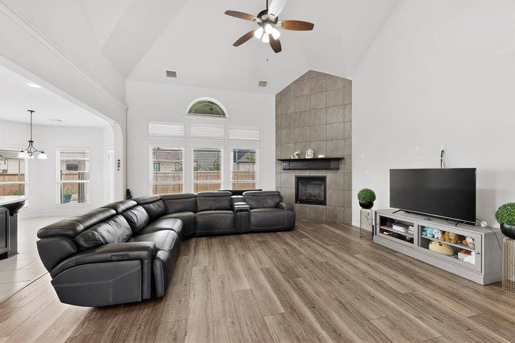 1296 Pleasant Run Drive, Haslet, TX 76052