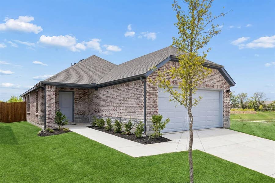 Property photo for 811 Hillcrest Boulevard, Princeton, TX