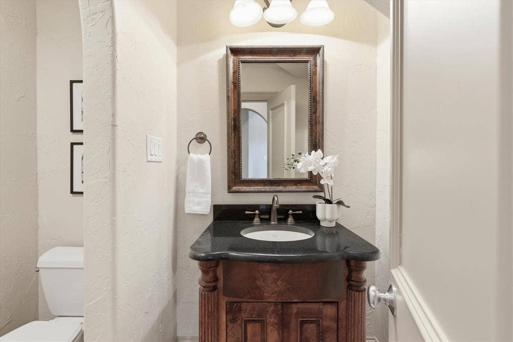929 Lairds Lane, Allen, TX 75013 Half Bathroom on the first level