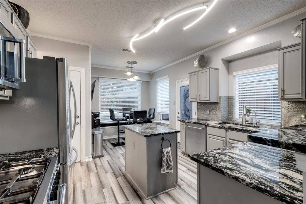 2337 Terping Place, Plano, TX 75025 2337 Terping Place, Plano, TX 75025