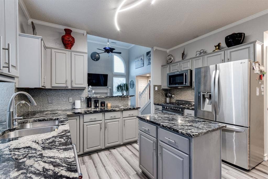 2337 Terping Place, Plano, TX 75025 2337 Terping Place, Plano, TX 75025