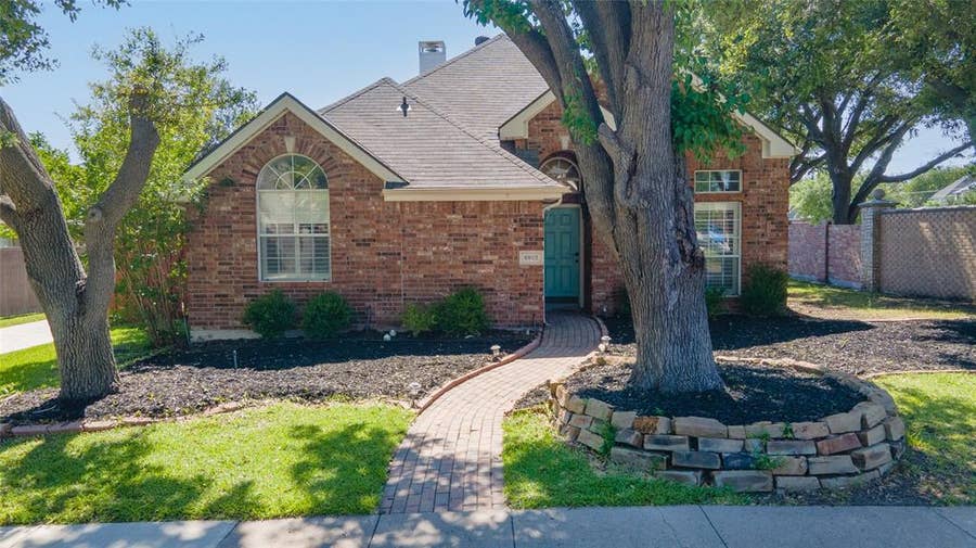 Property photo for 6913 Harvey Lane, Plano, TX