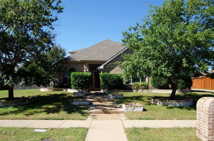 Property photo for 907 Mustang Ridge Drive, Murphy, TX
