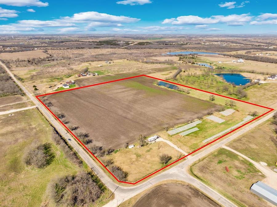 Property photo for 1920 Moseley Road, Ennis, TX