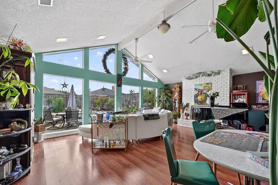 Property photo for 10015 Chimney Hill Lane, Dallas, TX