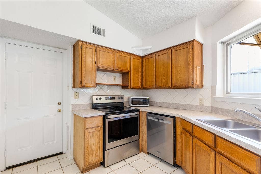 4009 Pueblo Trail, Lake Worth, TX 76135 4009 Pueblo Trail, Lake Worth, TX 76135