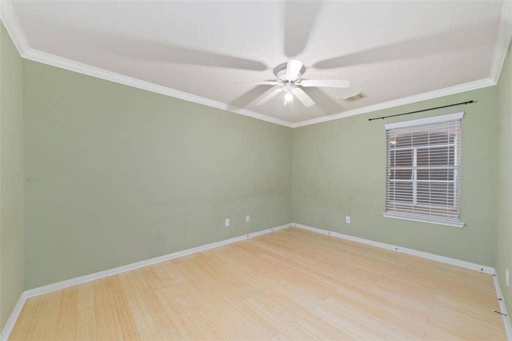 923 N Sky Drive, Houston, TX 77073 923 N Sky Drive, Houston, TX 77073