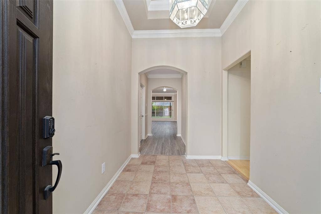 923 N Sky Drive, Houston, TX 77073 923 N Sky Drive, Houston, TX 77073