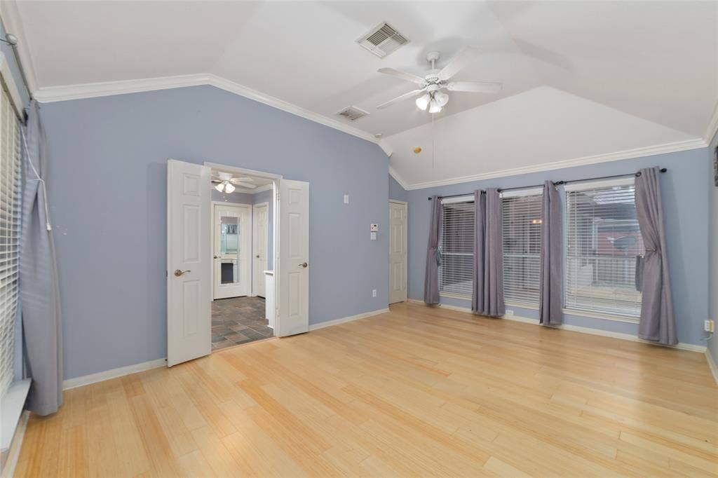 923 N Sky Drive, Houston, TX 77073 923 N Sky Drive, Houston, TX 77073
