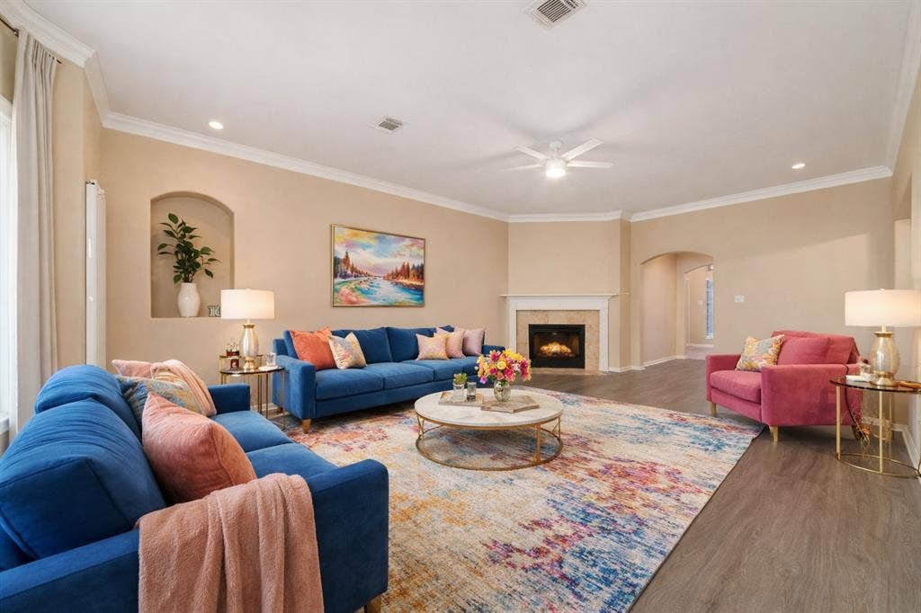 923 N Sky Drive, Houston, TX 77073 923 N Sky Drive, Houston, TX 77073