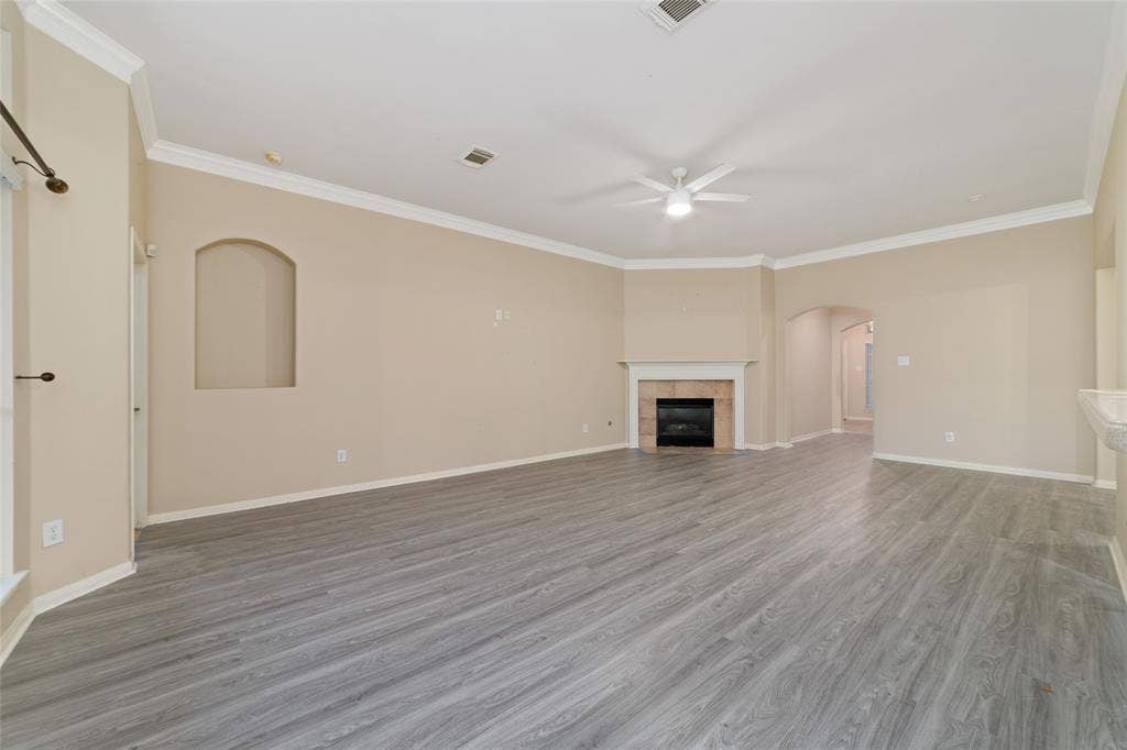 923 N Sky Drive, Houston, TX 77073 923 N Sky Drive, Houston, TX 77073