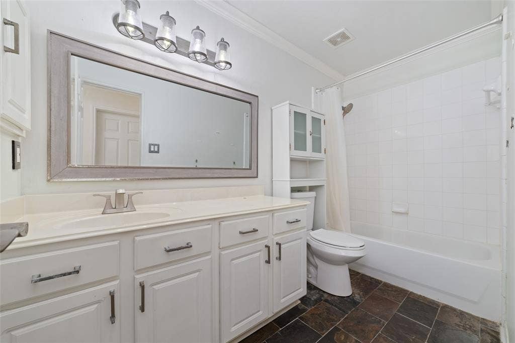923 N Sky Drive, Houston, TX 77073 923 N Sky Drive, Houston, TX 77073