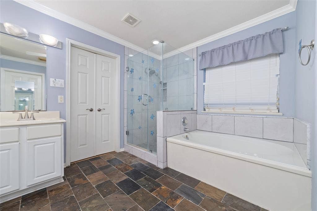 923 N Sky Drive, Houston, TX 77073 923 N Sky Drive, Houston, TX 77073