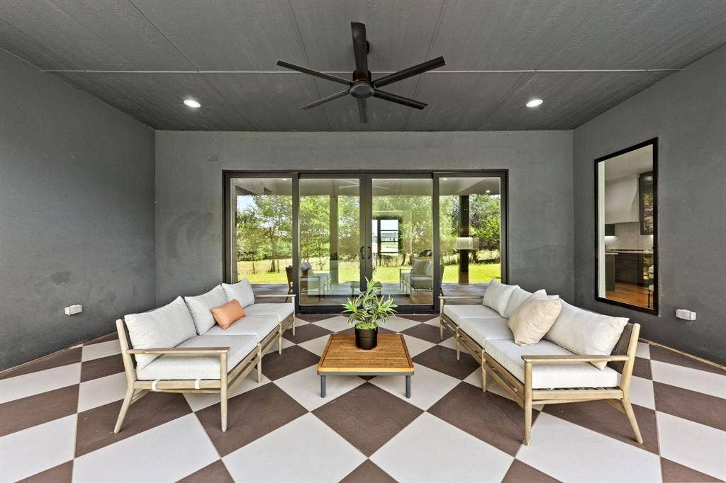 301 Whispering Way, Red Oak, TX 75154 301 Whispering Way, Red Oak, TX 75154