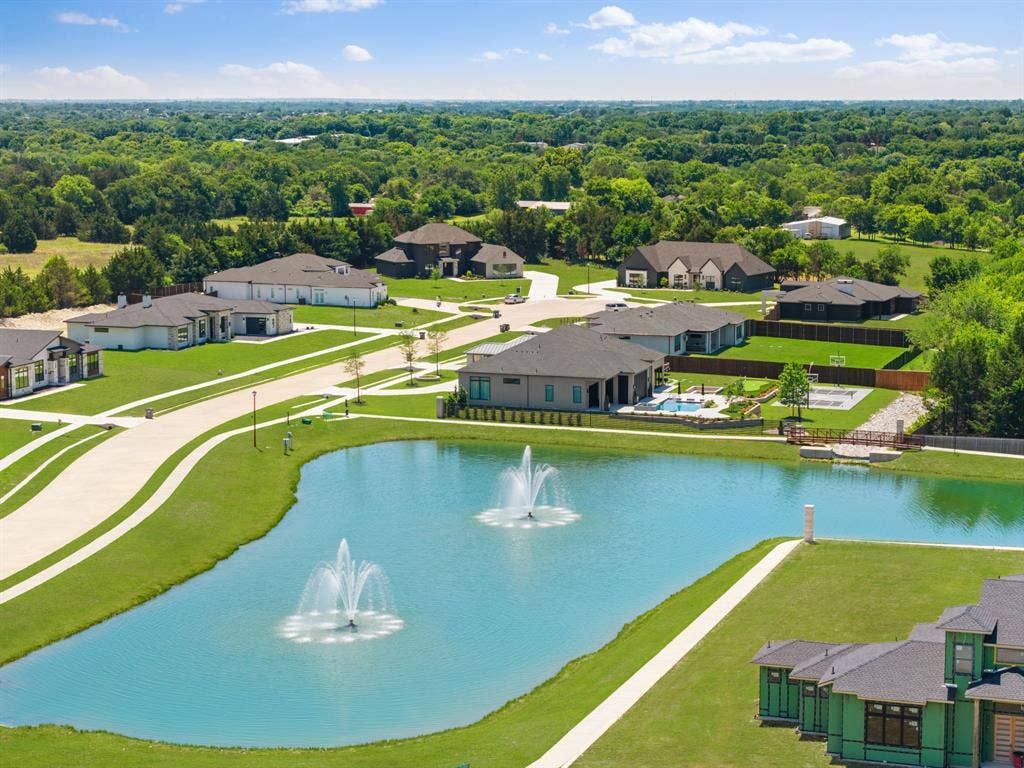 301 Whispering Way, Red Oak, TX 75154 301 Whispering Way, Red Oak, TX 75154