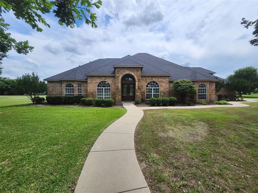 Property photo for 2601 Winthrop Hill Road, Denton, TX