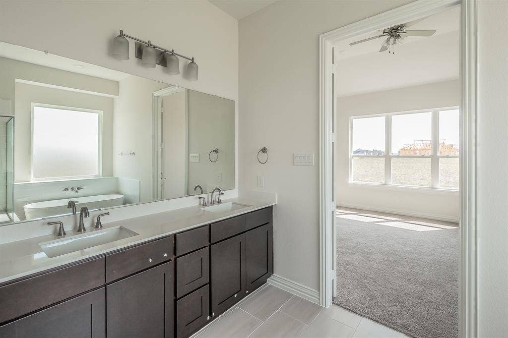 10610 Winter Wheat Lane, Venus, TX 76084