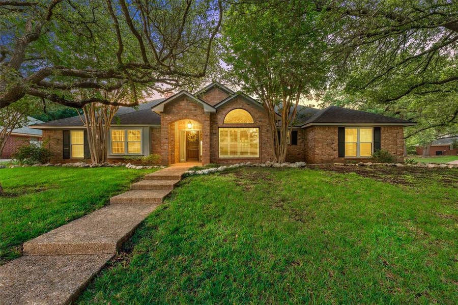 Property photo for 9406 Wildflower Drive, Woodway, TX