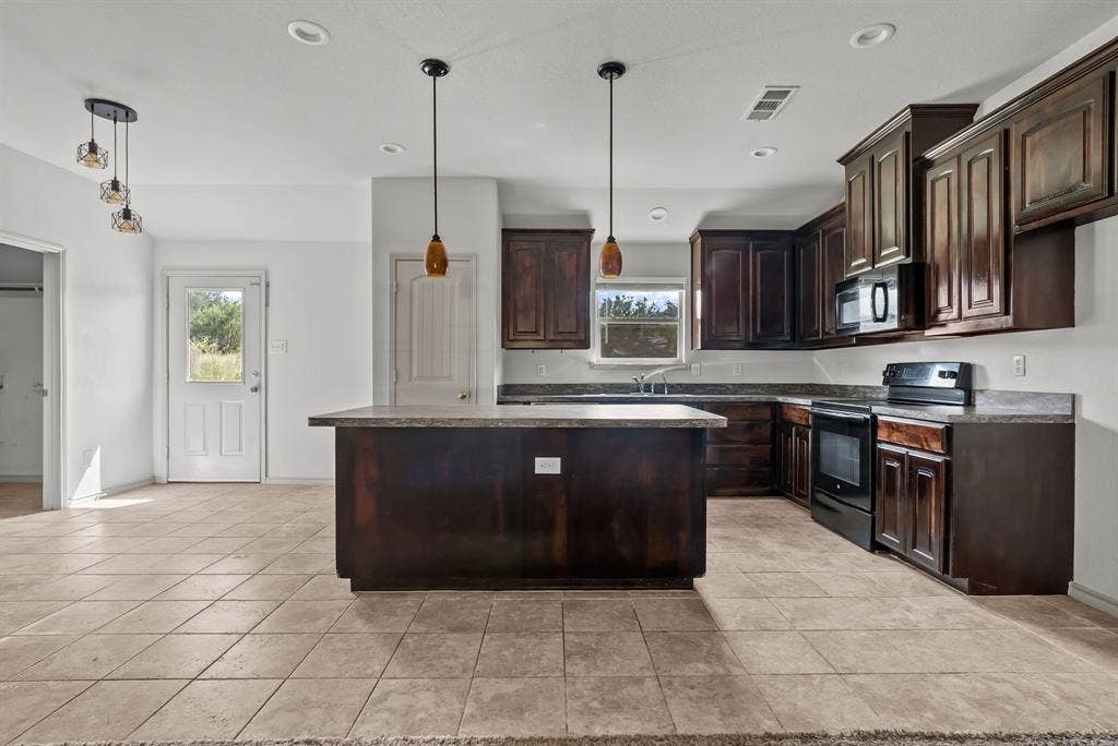 506 Brazos Hills Drive, Weatherford, TX 76087 506 Brazos Hills Drive, Weatherford, TX 76087