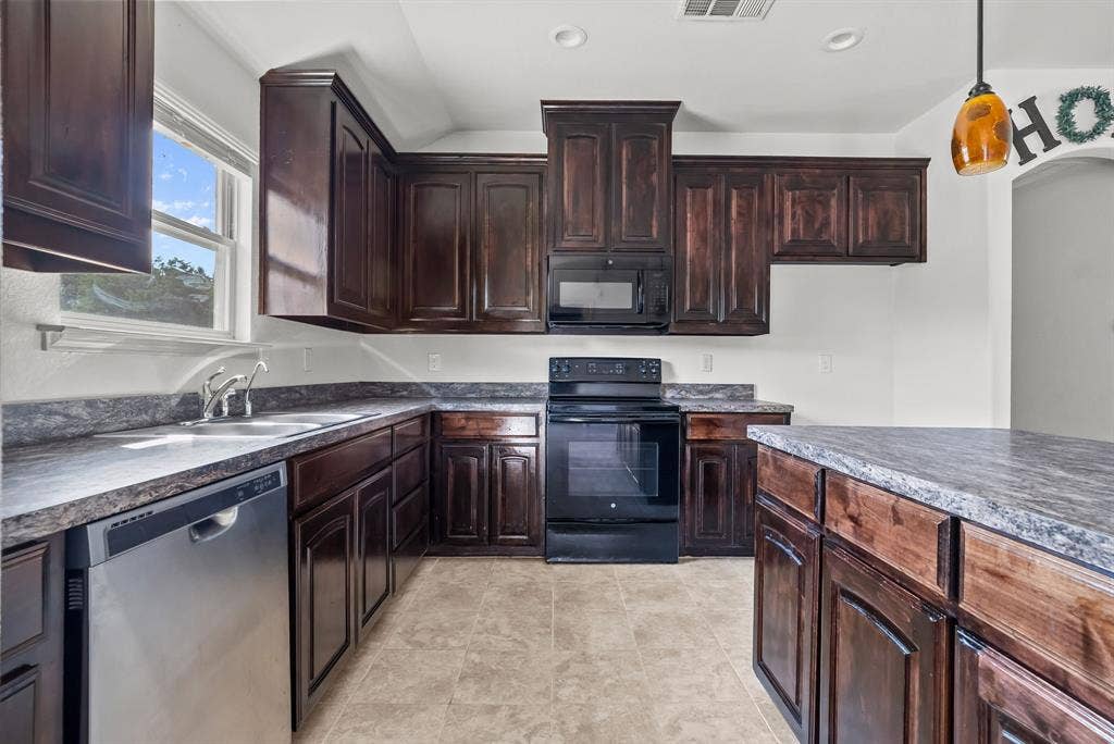 506 Brazos Hills Drive, Weatherford, TX 76087 506 Brazos Hills Drive, Weatherford, TX 76087