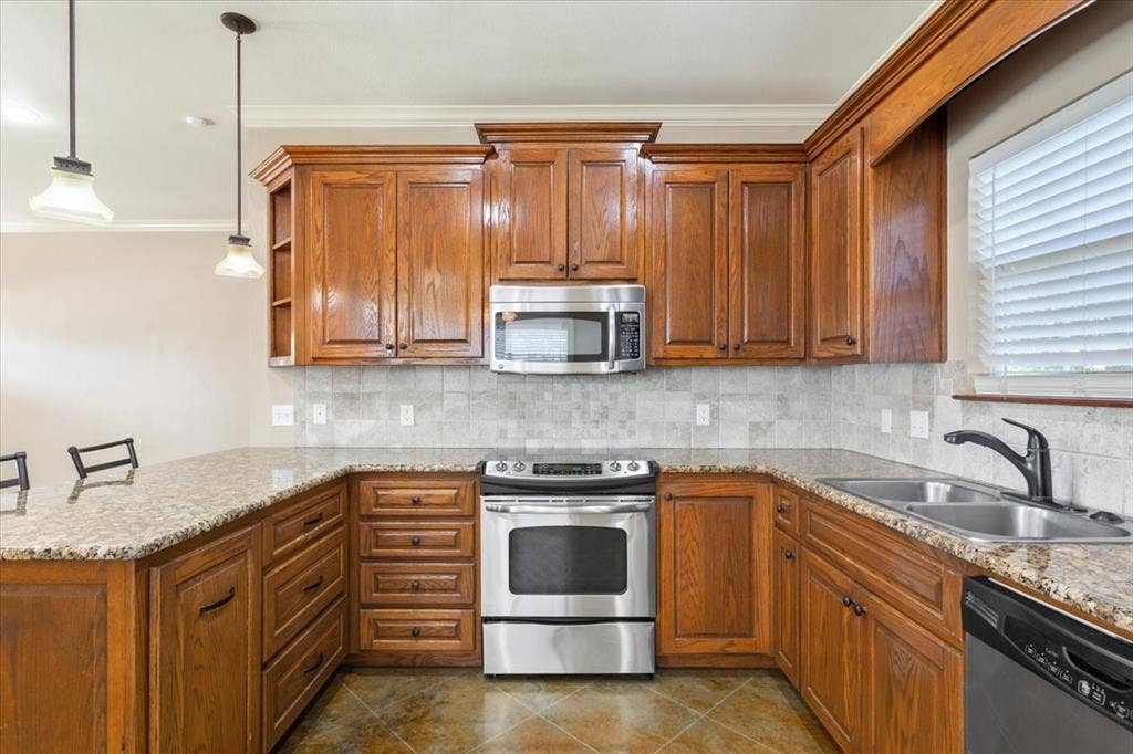 744 N Old Robinson Road, Robinson, TX 76706 744 N Old Robinson Road, Robinson, TX 76706